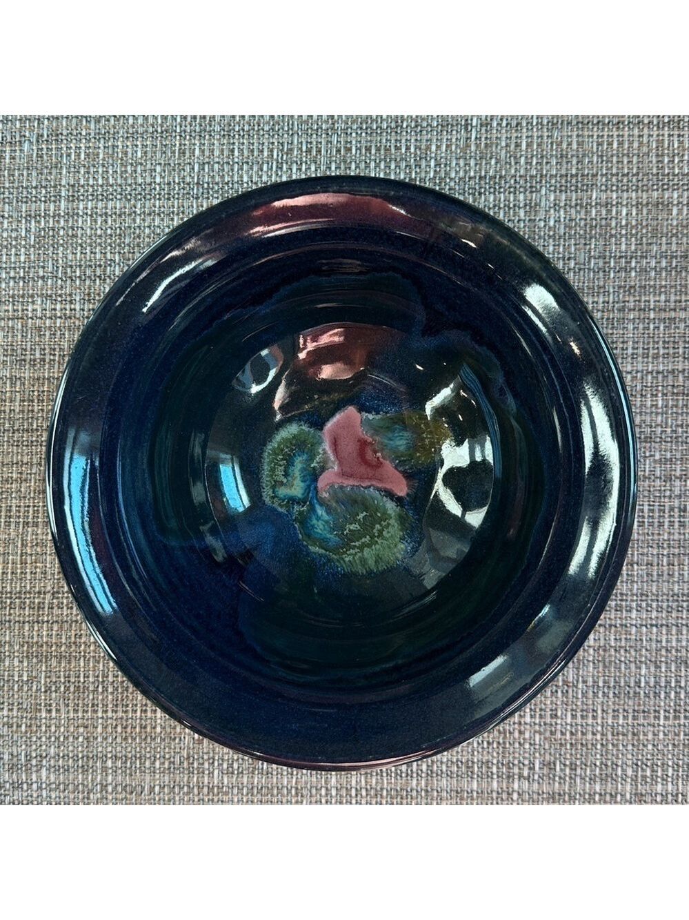 Susan deMay Signed ‘Floral’ Blue, Pink & Green 2-Piece Ceramic Chip & Dip Set - Picture 3 of 16